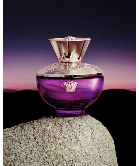 anuncio colonia versace|versace lanza dylan purple.